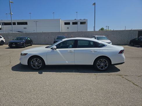 Used 2023 Honda Accord EX image 7
