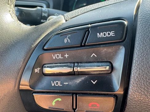 Used 2019 Hyundai Ioniq Plug-In Hybrid image 16