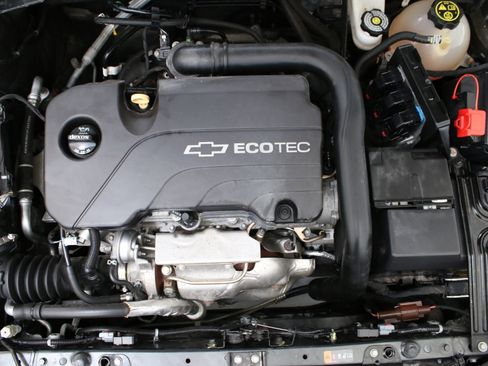 Used 2017 Chevrolet Malibu LT image 35