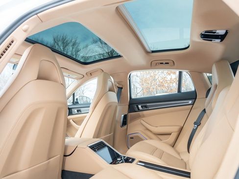 Used 2023 Porsche Panamera 4 Platinum Edition image 35