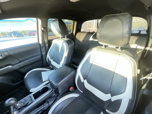 Used 2023 Toyota Tacoma TRD Sport w/ Advanced Technology Package AWD/4WD image 16