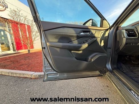 Certified 2023 Nissan Rogue SL w/ SL Premium Package AWD/4WD image 12