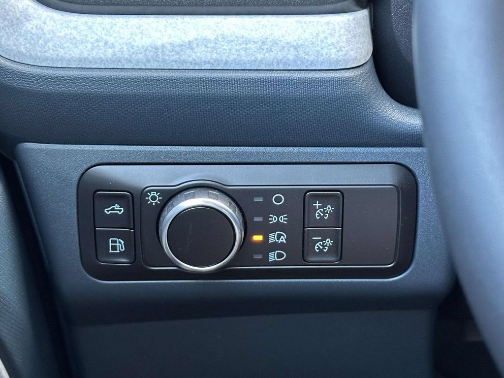 Used 2025 Ford Maverick XLT w/ Equipment Group 301A AWD/4WD image 23
