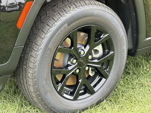 New 2026 Jeep Grand Cherokee L 4WD image 18