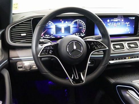 Used 2025 Mercedes-Benz GLE 450e 4MATIC w/ Driver Assistance Package image 19
