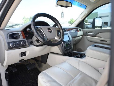 Used 2009 GMC Sierra 2500 SLT w/ SLT Convenience Package image 11