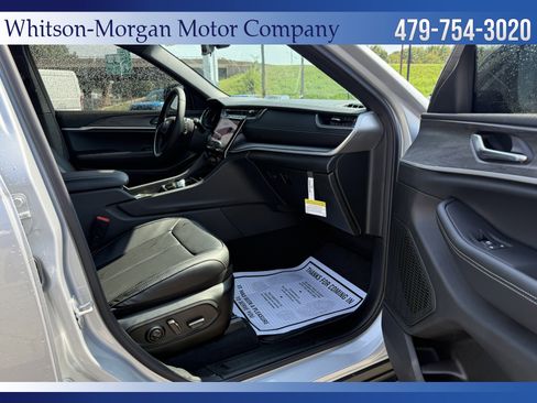 New 2025 Jeep Grand Cherokee L Limited w/ Luxury Tech Group II image 7