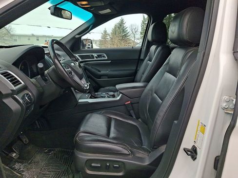 Used 2014 Ford Explorer XLT w/ Equipment Group 202A image 14