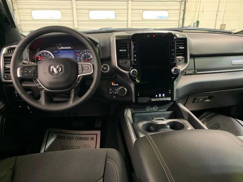 Used 2025 RAM 1500 Big Horn AWD/4WD image 4