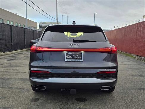 New 2025 Audi Q5 Prestige image 12