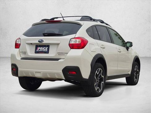 Used 2017 Subaru Crosstrek 2.0i Premium w/ Moonroof Package AWD/4WD image 5