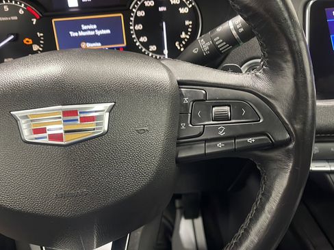 Used 2019 Cadillac XT4 Premium Luxury AWD/4WD image 7