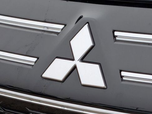 New 2026 Mitsubishi Outlander SE AWD/4WD image 9
