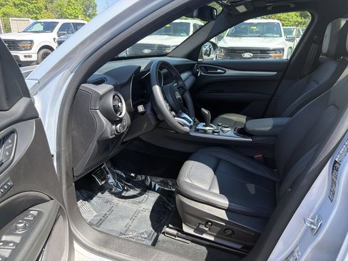 Used 2024 Alfa Romeo Stelvio Ti AWD/4WD image 11