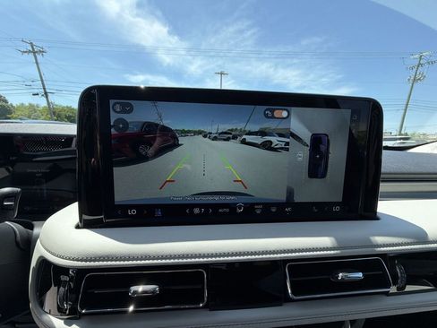 New 2026 Lincoln Aviator AWD image 17