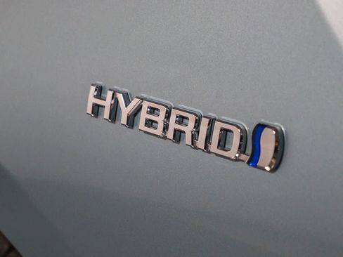 Certified 2018 Toyota Prius Two w/ Prius Two Safety Plus Package FWD image 14
