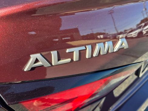 Used 2023 Nissan Altima 2.5 SV FWD image 11