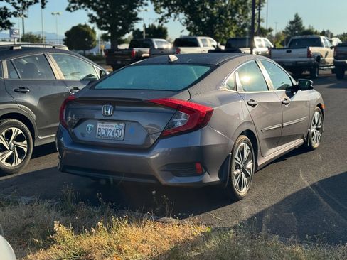 Used 2016 Honda Civic EX-T image 2
