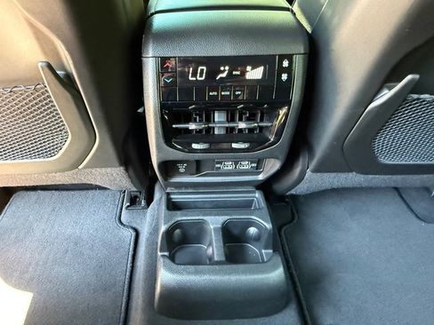 Used 2024 Jeep Grand Cherokee L Laredo AWD/4WD image 16