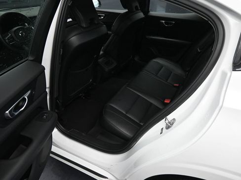 Used 2024 Volvo S60 B5 Core image 17