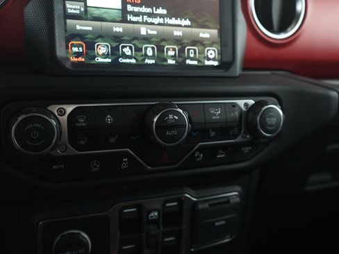 Used 2021 Jeep Gladiator Rubicon AWD/4WD image 20