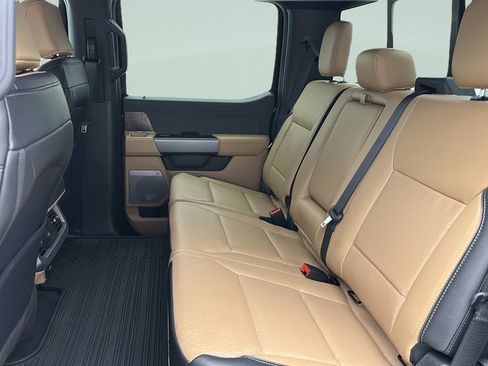 Used 2025 Ford F350 Lariat w/ Black Appearance Package AWD/4WD image 13