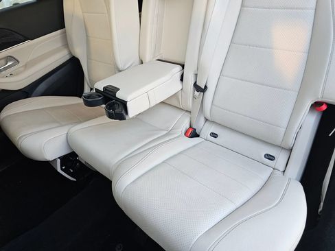 Used 2022 Mercedes-Benz GLS 450 4MATIC image 23