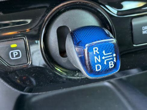 Used 2021 Toyota Prius LE AWD/4WD image 23