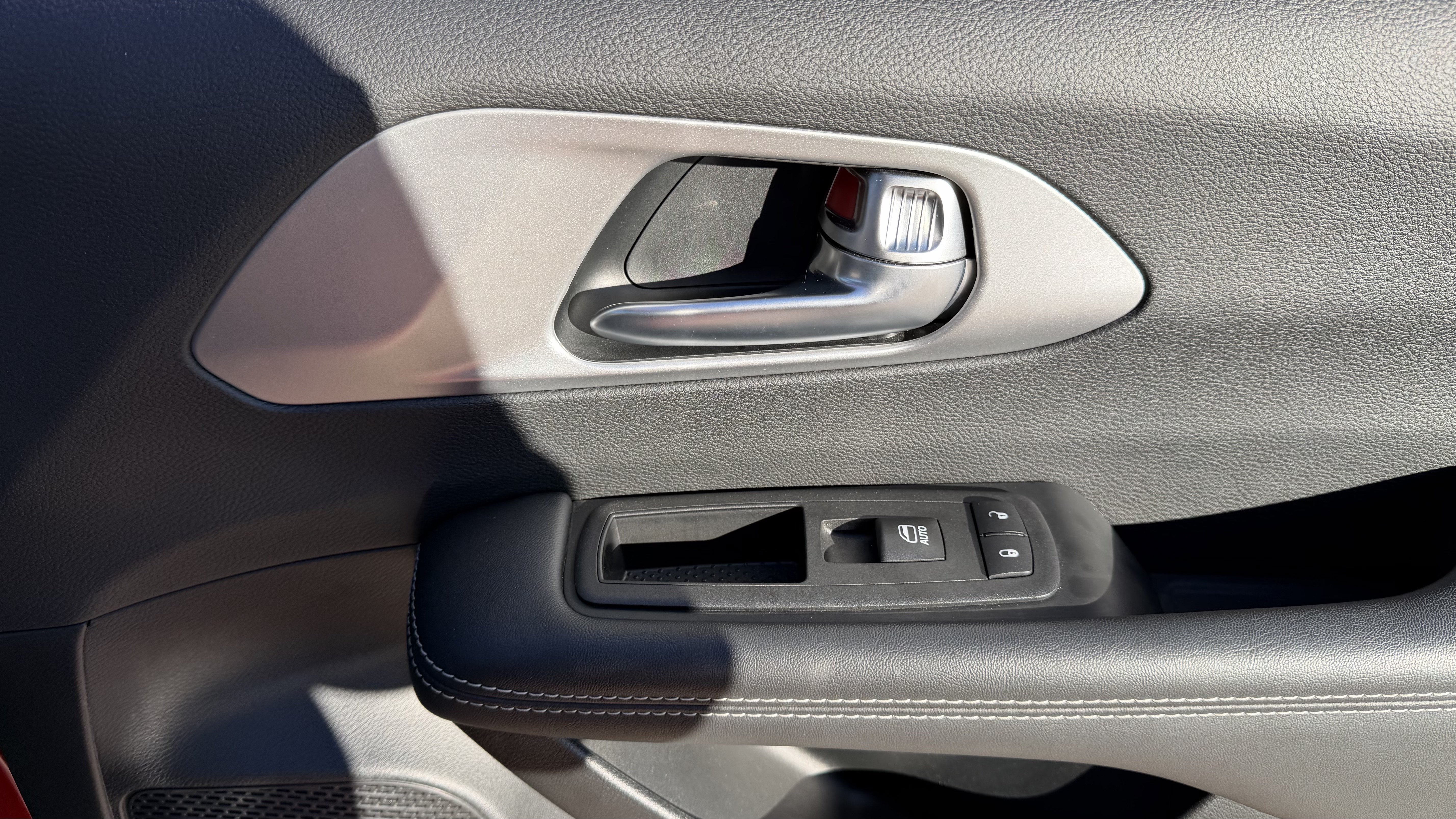 Used 2026 Chrysler Pacifica Limited w/ S Appearance Package FWD image 30
