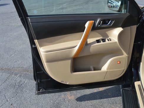 Used 2010 Toyota Highlander Limited image 13