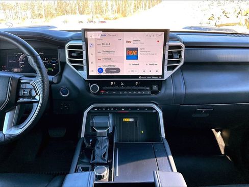 Used 2024 Toyota Tundra Platinum image 30