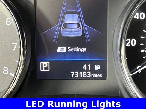 Used 2020 Nissan Rogue SV image 2