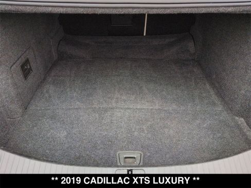 Used 2019 Cadillac XTS Luxury image 27