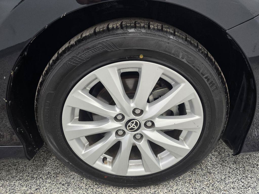 Used 2020 Toyota Camry LE FWD image 33