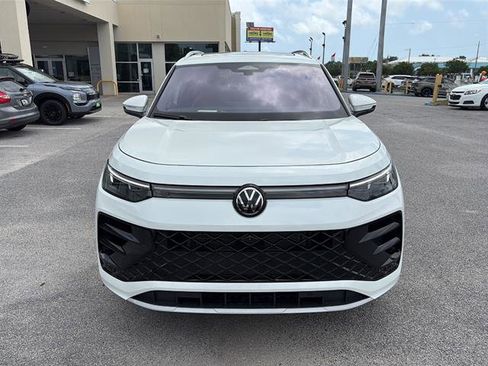 New 2026 Volkswagen Tiguan SEL R-Line AWD/4WD image 8