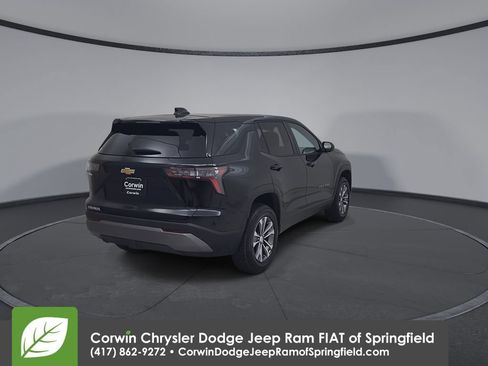 Used 2026 Chevrolet Equinox LT FWD image 14