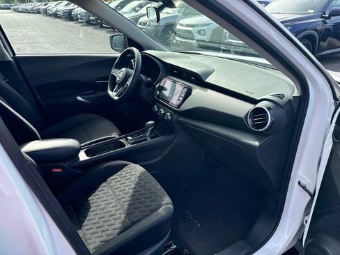 Used 2023 Nissan Kicks SV FWD image 11