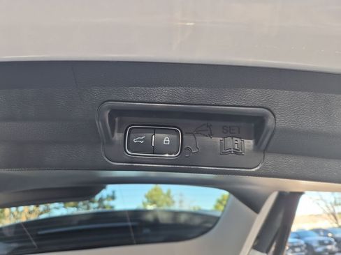 Certified 2025 Ford Explorer Platinum w/ LUX Leather Package image 26