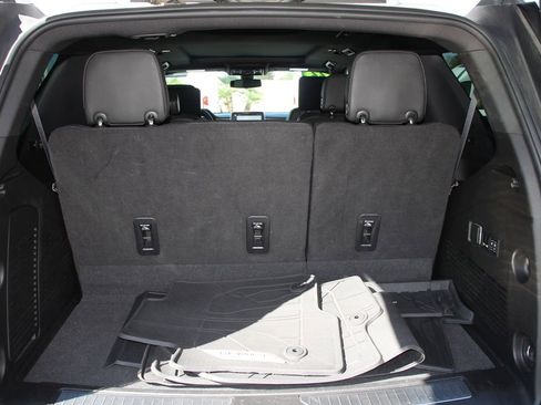 Used 2022 Chevrolet Tahoe Z71 w/ Z71 Off-Road Package image 25