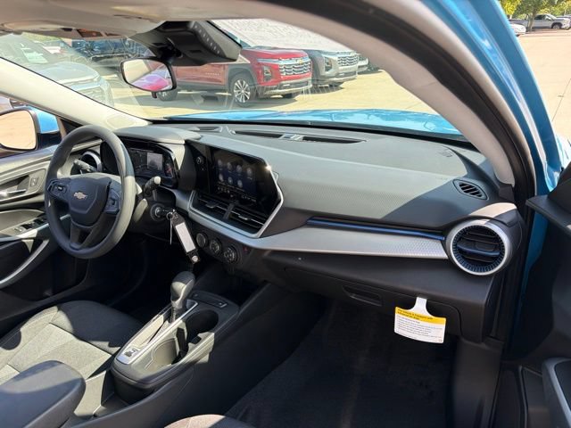 New 2026 Chevrolet Trax LS w/ LS Convenience Package FWD image 31