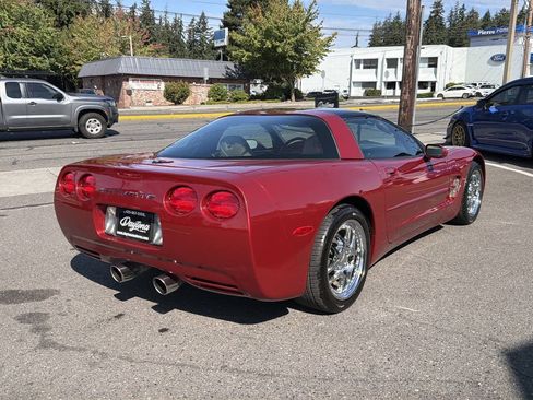 Used 1999 Chevrolet Corvette Coupe w/ Roof Pkg RWD image 10