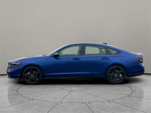 Used 2024 Honda Accord Sport image 3