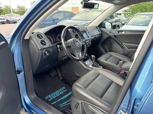 Used 2017 Volkswagen Tiguan S FWD image 10