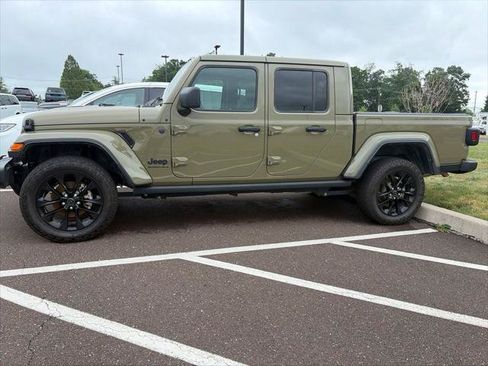 Certified 2025 Jeep Gladiator Sport AWD/4WD image 4