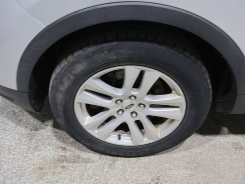 Used 2018 Ford Explorer XLT image 8