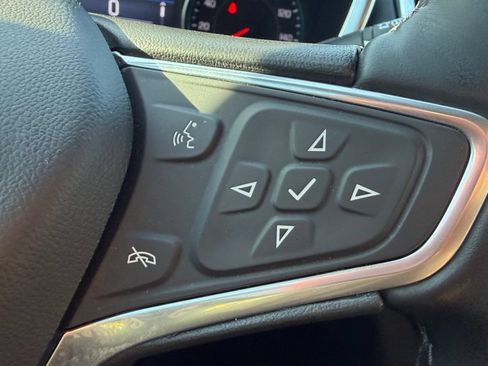 Used 2023 Chevrolet Equinox LT FWD image 23