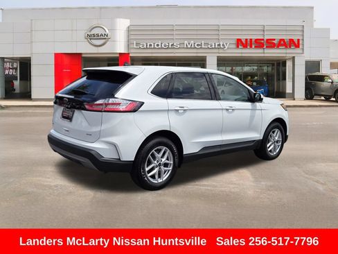 Used 2024 Ford Edge SEL AWD/4WD image 3