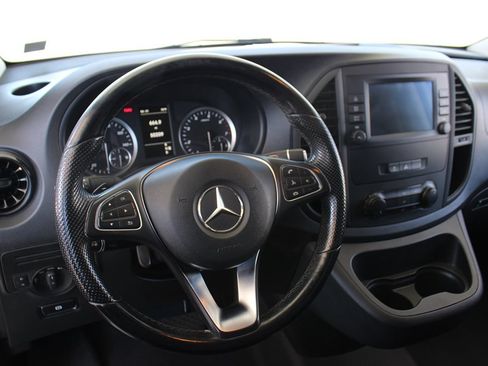 Used 2022 Mercedes-Benz Metris image 10