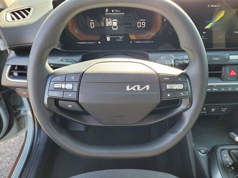 Used 2025 Kia K4 FWD image 20