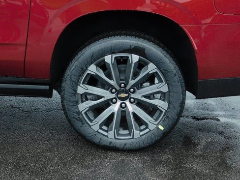 New 2026 Chevrolet Suburban High Country image 11